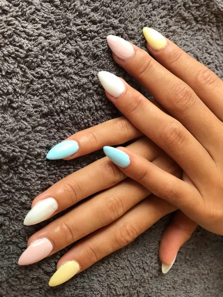 Dégradé de couleurs et paillettes fines en gel